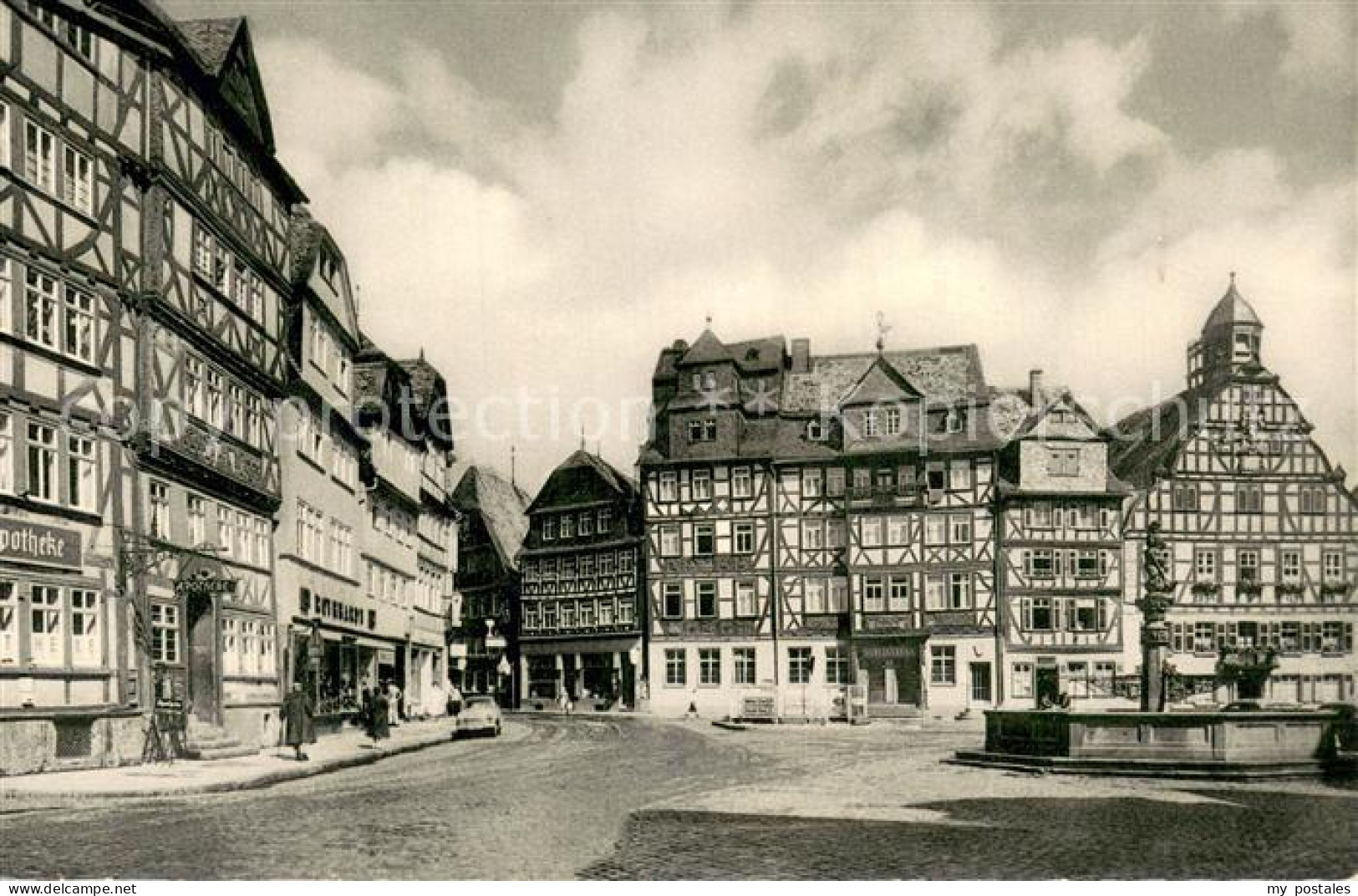 Butzbach Marktplatz Brunnen Altstadt Fachwerkhaeuser