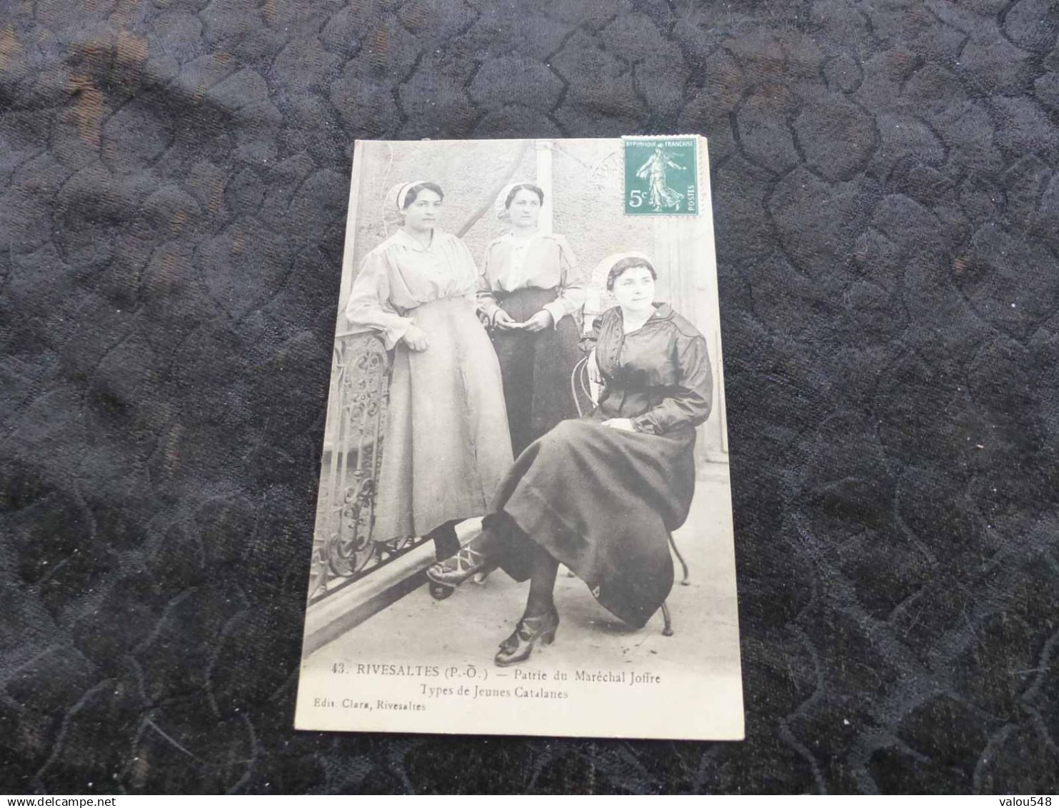 C-5039 , CPA, Rivesaltes, Patrie du Maréchal Joffre, Types de Jeunes Catalanes