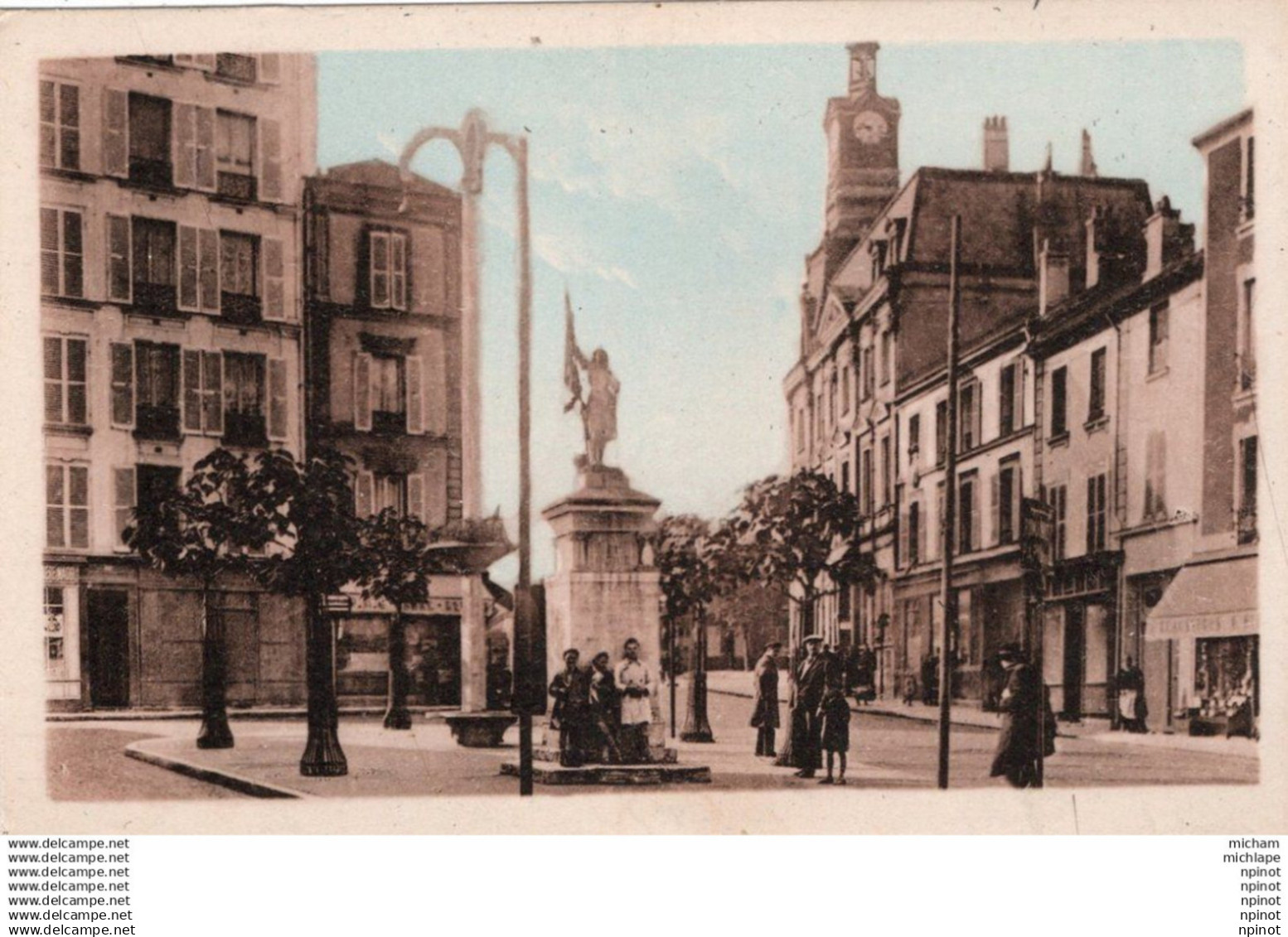 C P A 93  NOISY  LE  SEC  - place jeanne d'arc