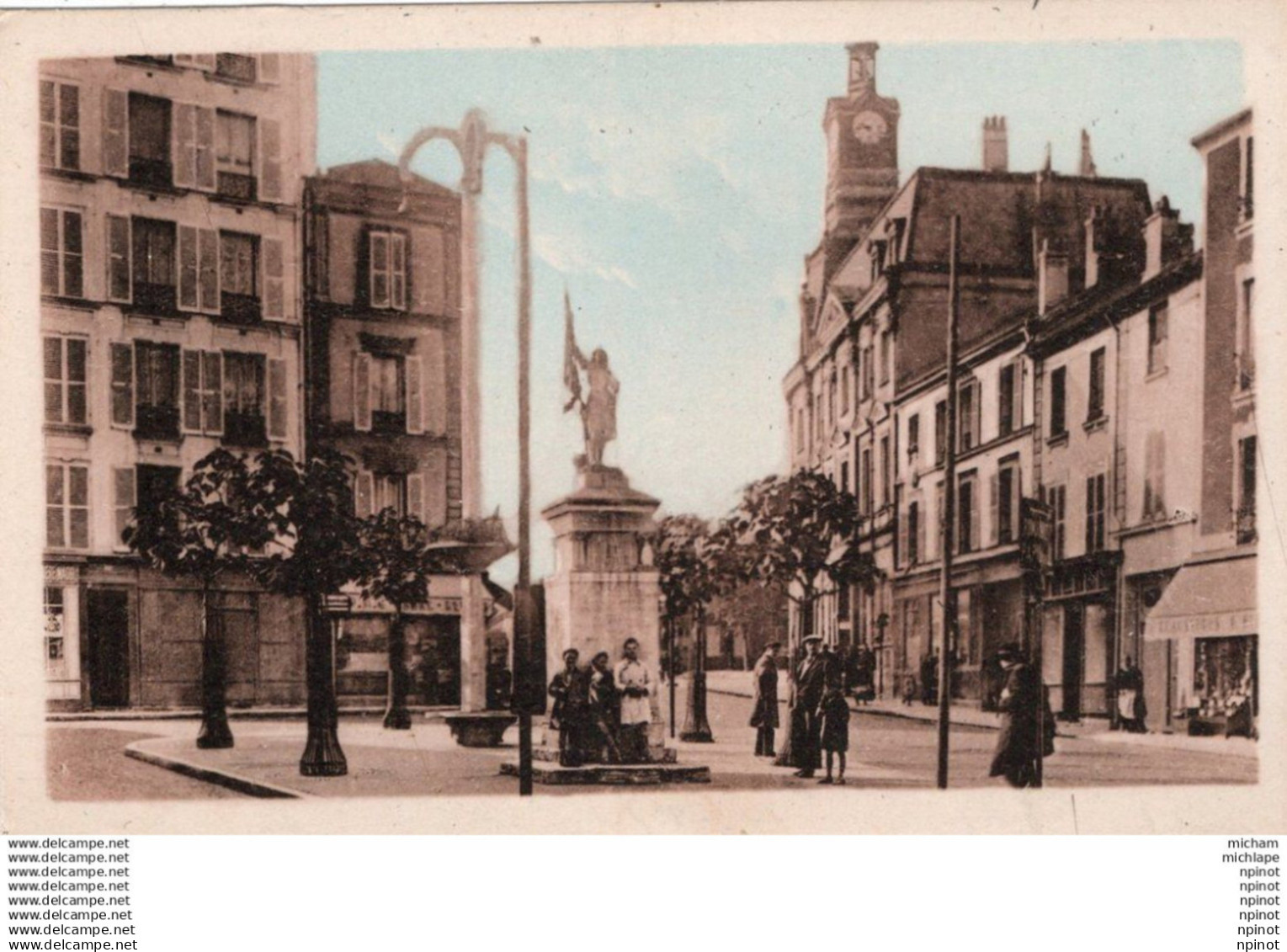 C P A 93  NOISY  LE  SEC  - place jeanne d'arc