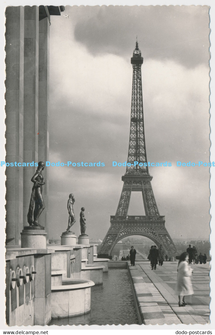 C002317 19. Paris. Le Palais de Chaillot et la Tour Eiffel. E. R