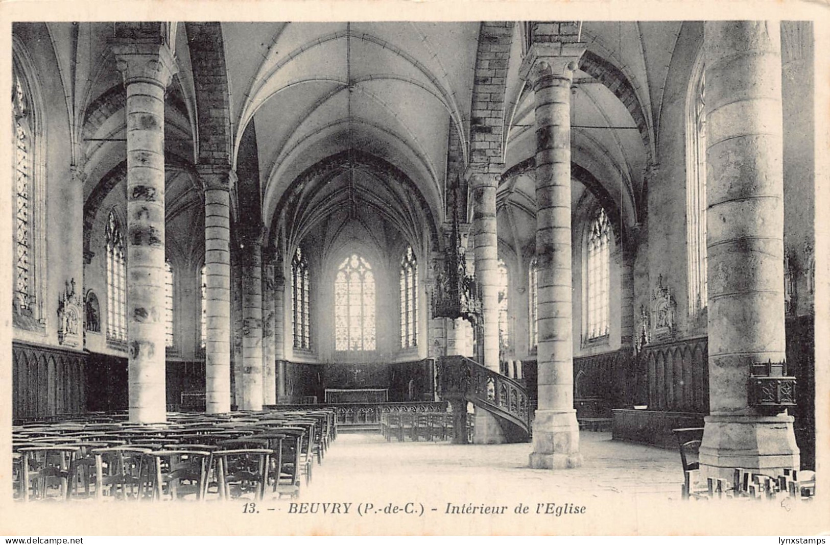 C003 France, Beuvry, Interieur de l'Eglise vintage postcard