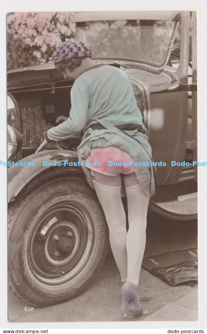 C004557 Woman. Vehicle. Transport. 612
