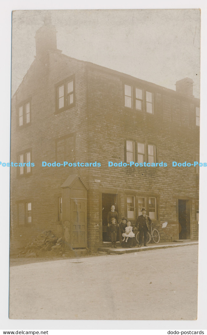 C013257 Binn Lane. Postcard