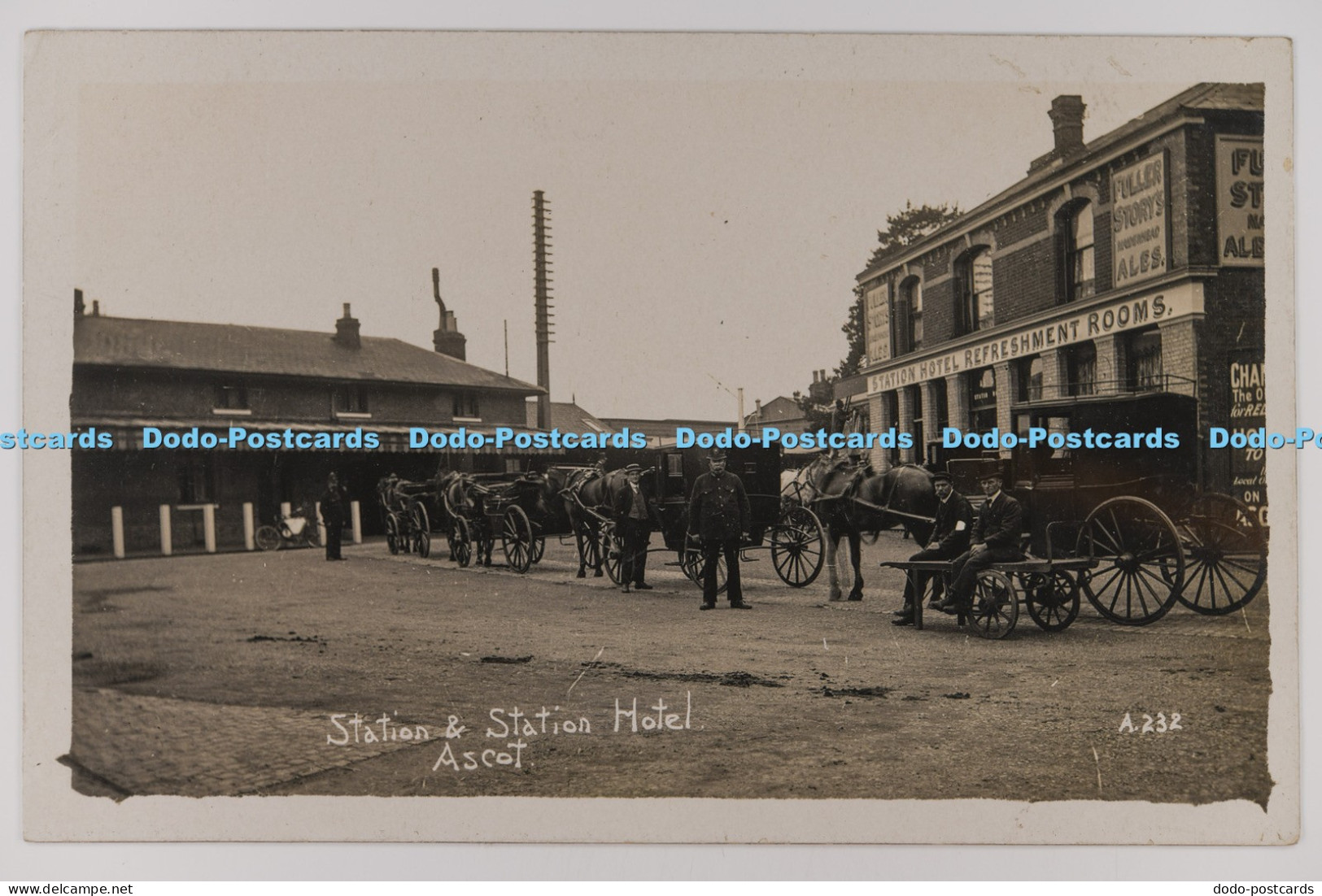 C033864 Ascot Railway Station and Station Hotel Berkshire RP