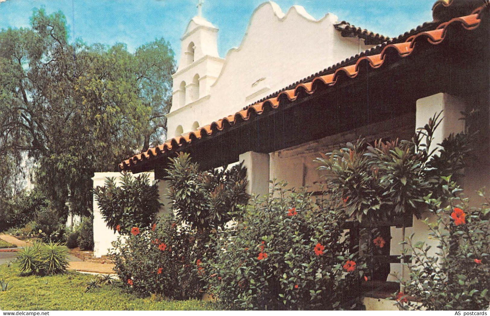 C115 California San Diego Basilica of Mission San Diego lvintage postcard