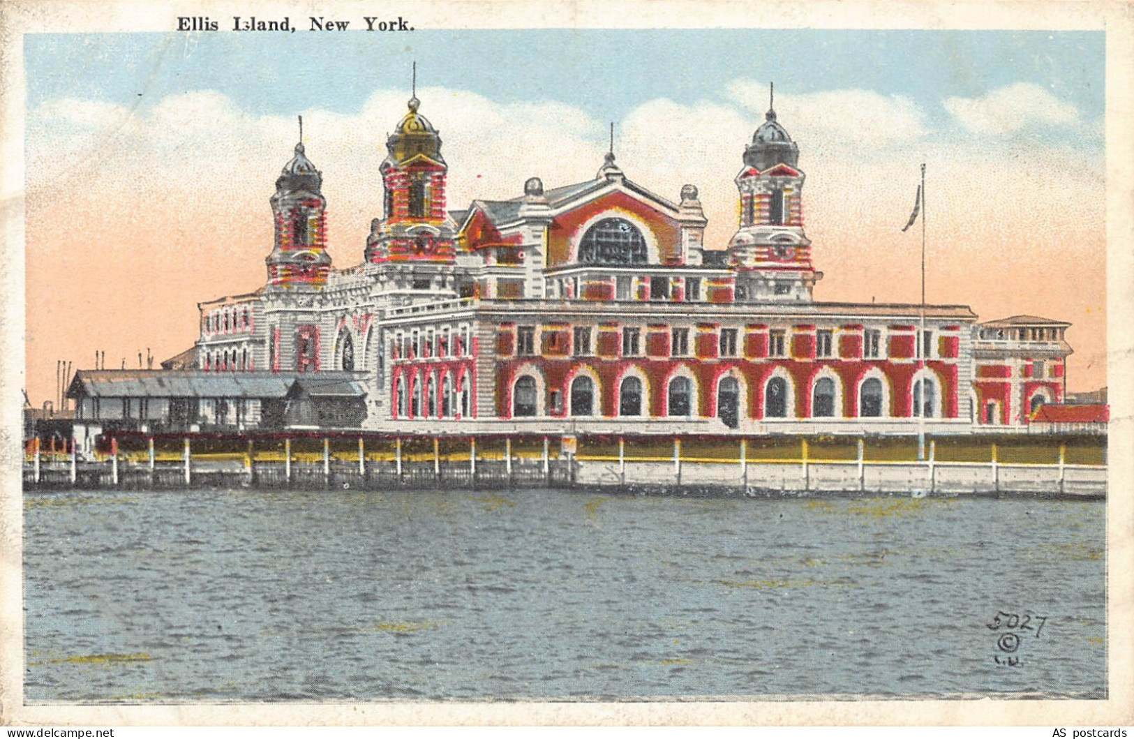 C122 New York  Ellis Island   vintage postcard