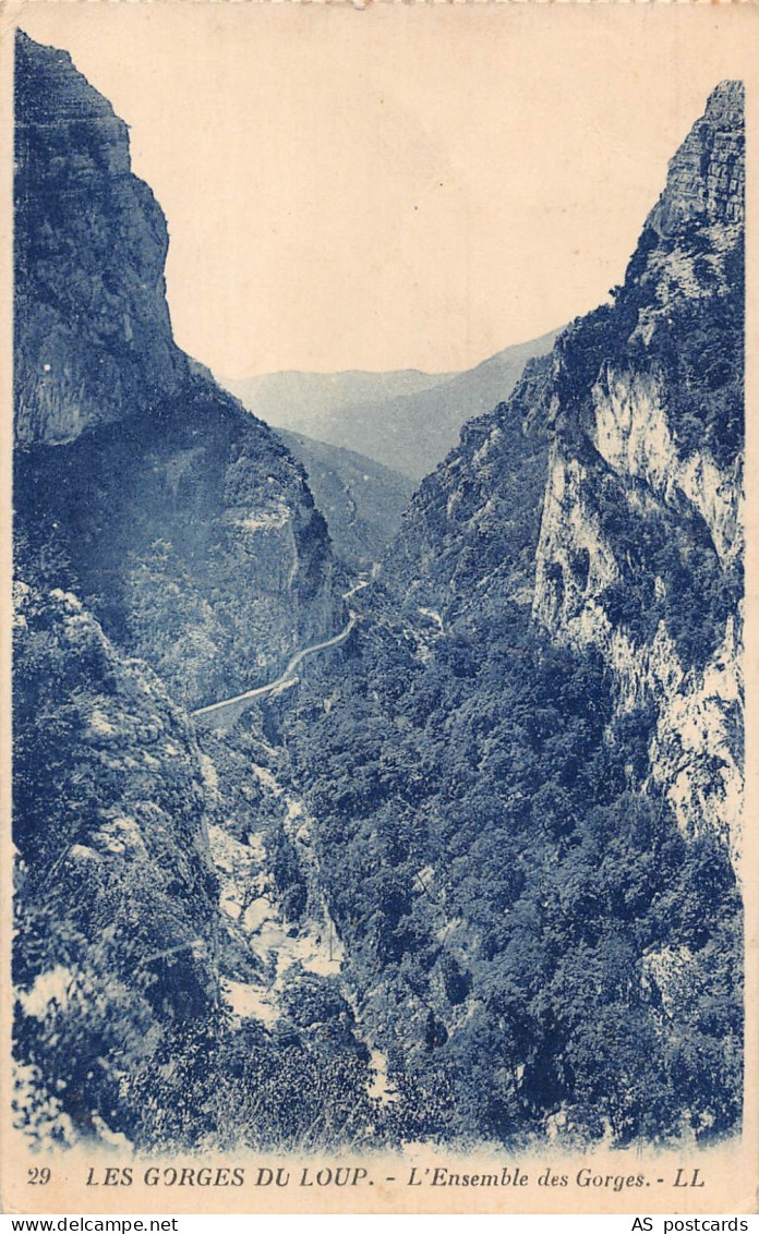 C199 France Les Gorges du Loup L'Ensemble des Gorges 1923  vintage postcard