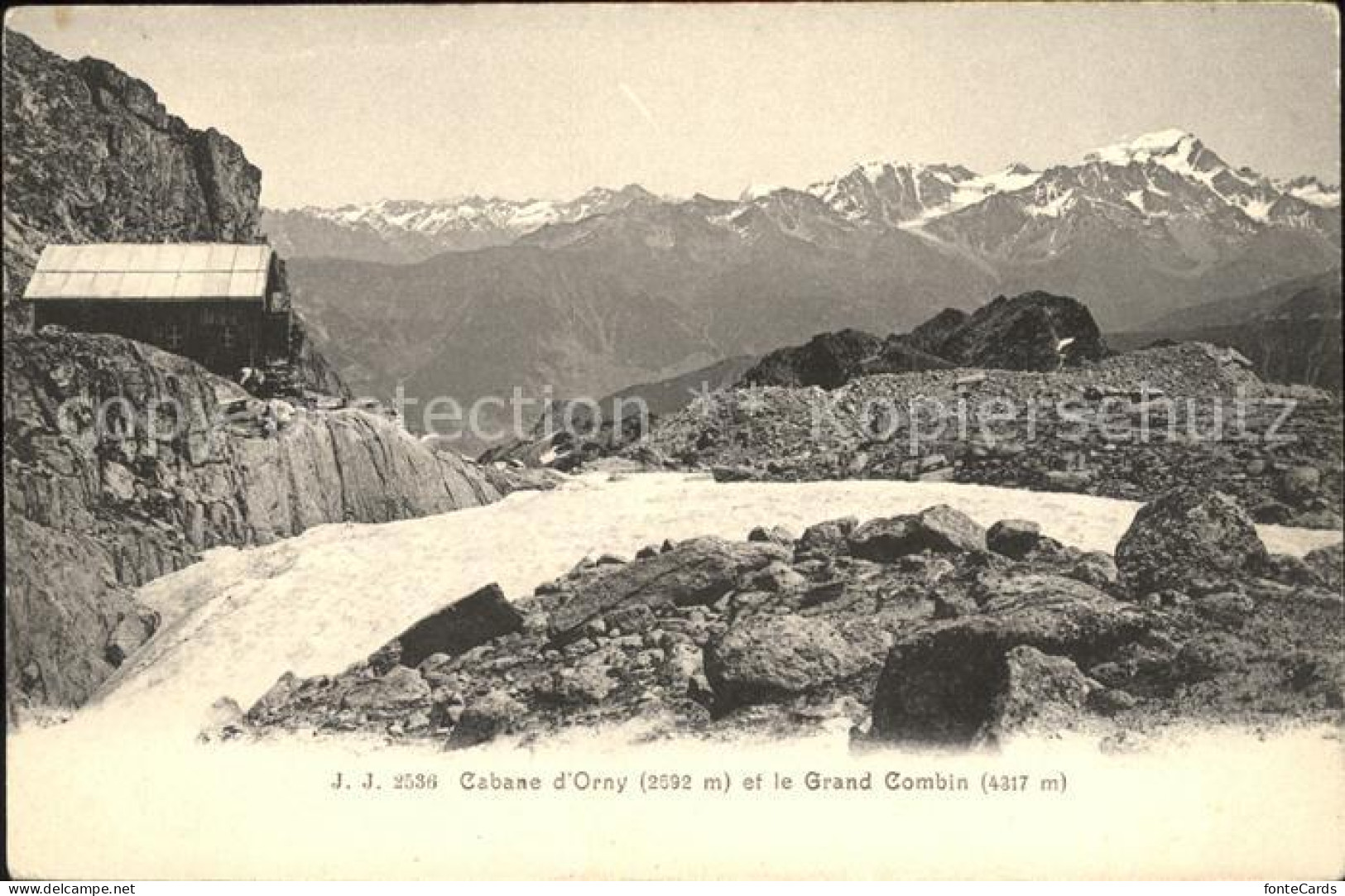 Cabane d Orny et le Grand Combin