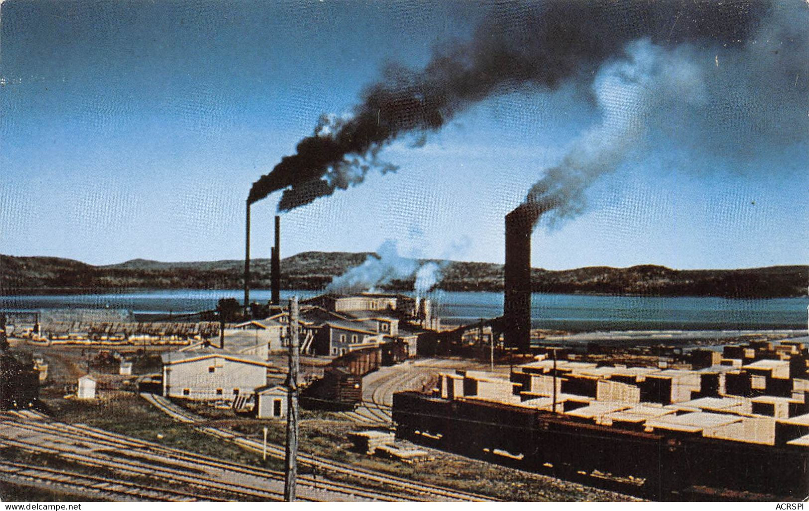 CABANO Bas-Saint-Laurent, au Québec moulin à scie de Fraser Compagnie CANADA (Scan R/V) N° 48 \MR8076
