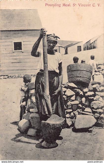Cabo Verde - SÃO VICENTE - Woman pounding meal - Ed. Bon Marché