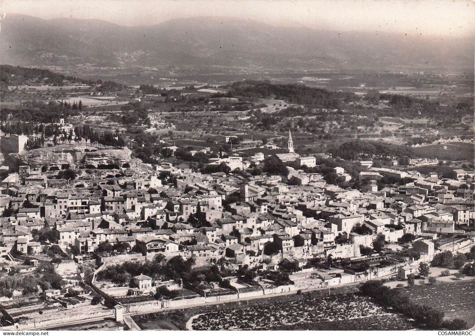 CADENET VUE AERIENNE