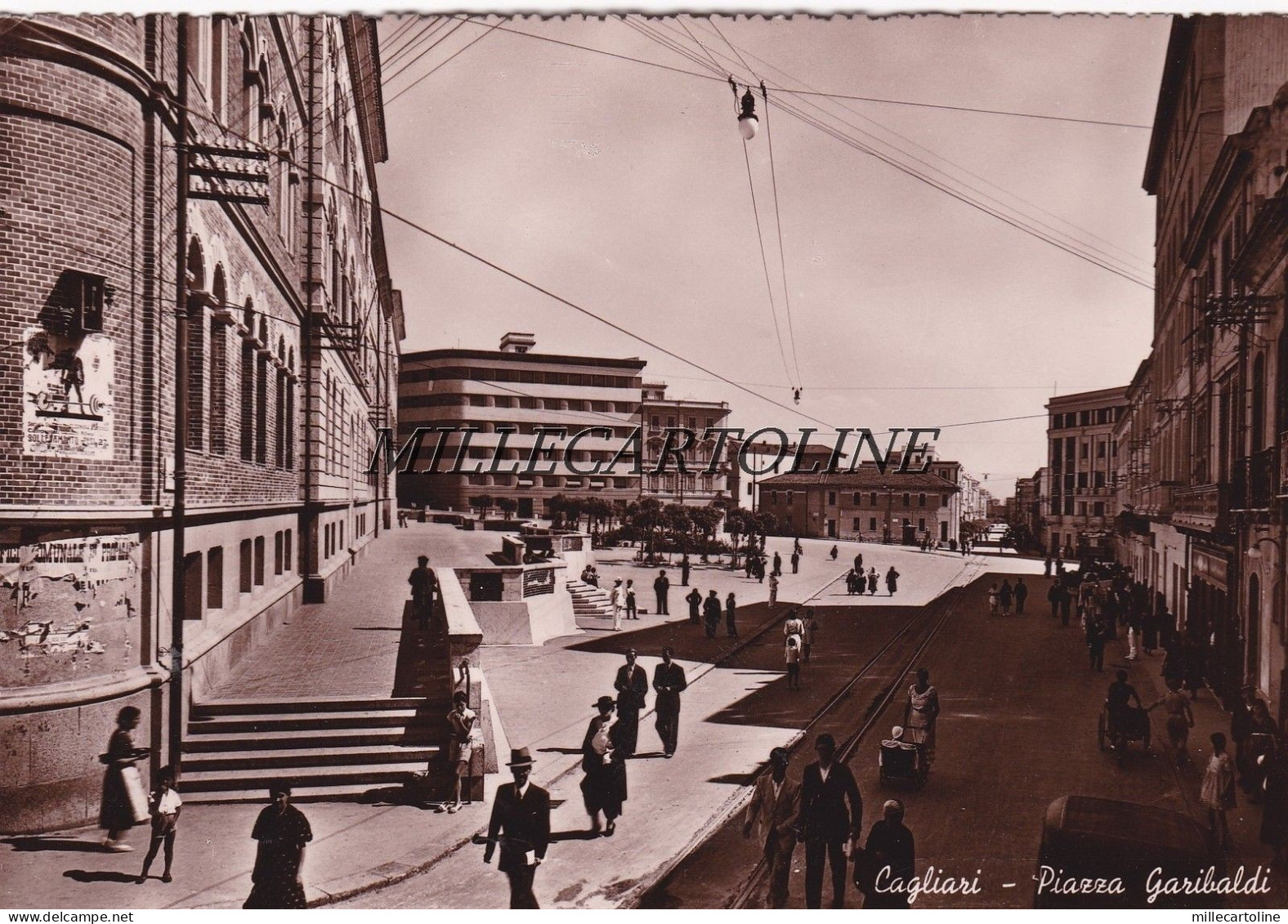 CAGLIARI: Piazza Garibaldi