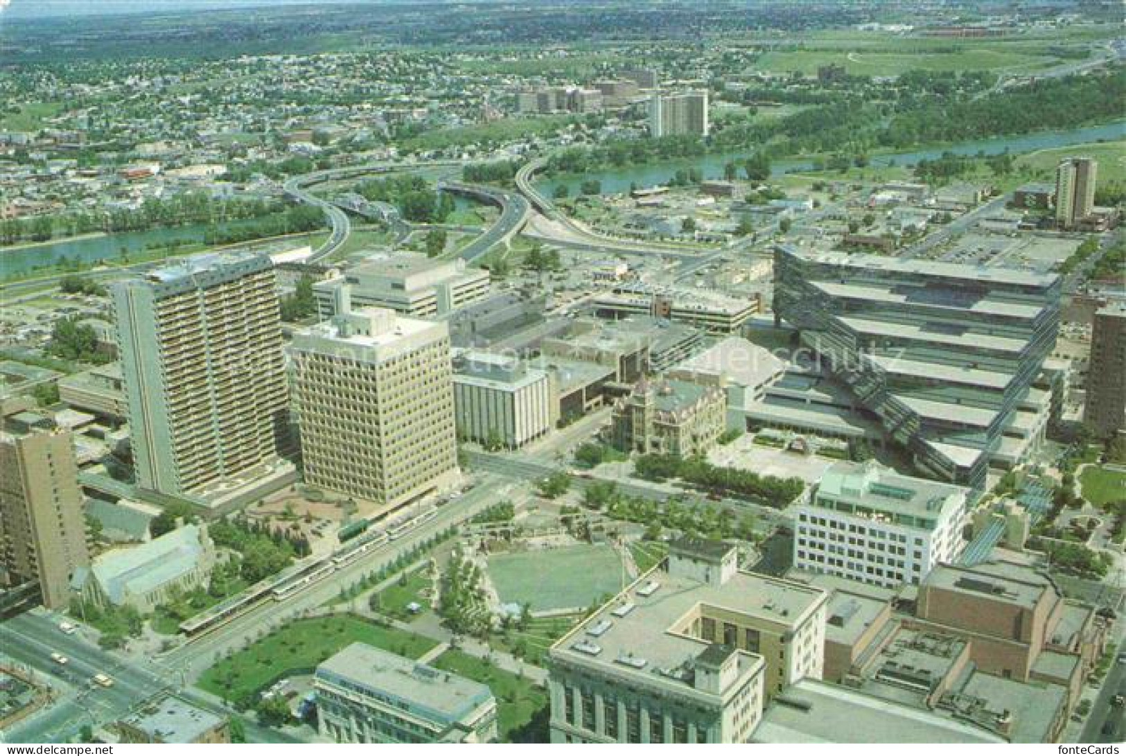 Calgary Alberta Canada Fliegeraufnahme mit Calgary Tower and Olympia Plaza