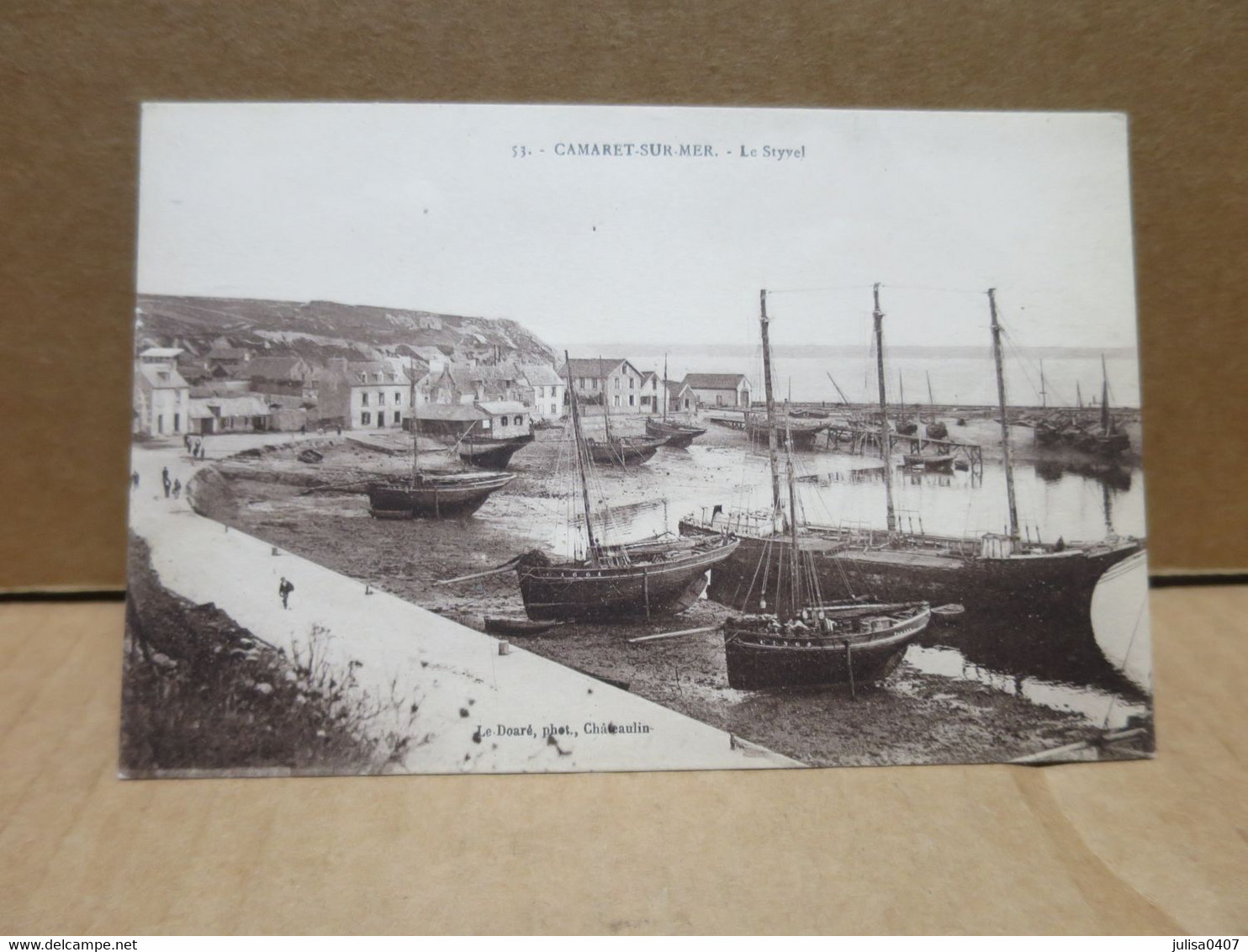 CAMARET SUR MER (29) Le Styvel marée basse bateaux