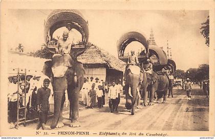 Cambodge - PHNOM PENH - Les éléphants du roi du Cambodge - Ed. Planté 32
