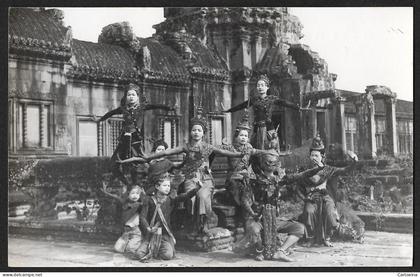 Cambodge Danseused Royales postcard not used