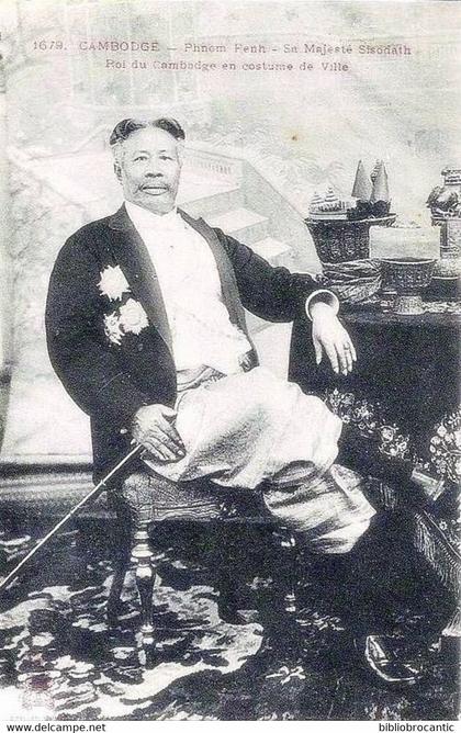 CAMBODGE - PHNOM-PENH <  SA MAJESTE SISODATH, ROI DU CAMBODGE EN COSTUME DE VILLE