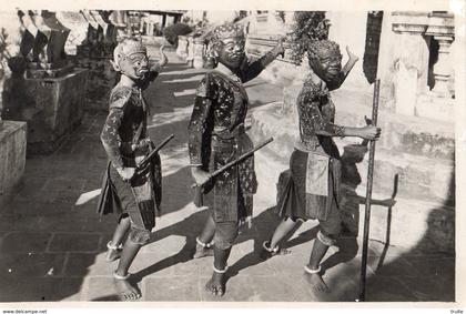 CAMBODGE DANSEURS (CARTE PHOTO)