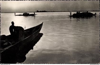 CPA Tschad, Pirogues sur le Tchad