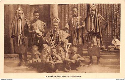 Cameroun - Le chef de Bana avec ses serviteurs - Ed. Les Prêtres du Sécré-Coeur au Cameroun