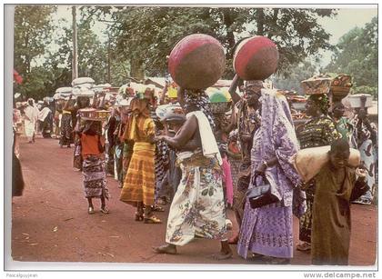 CP CAMEROUN - N'GAOUDERE - PORTEUSES DES OBJETS DU MARIAGE