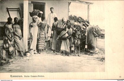 Kameroen Cameroon - Beim Essen-Holen