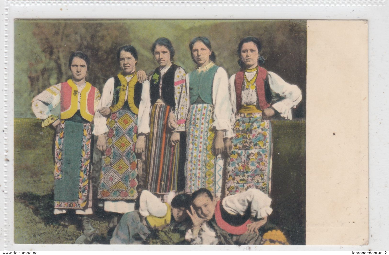 Campulung. Port national din Rucar (Muscel). *