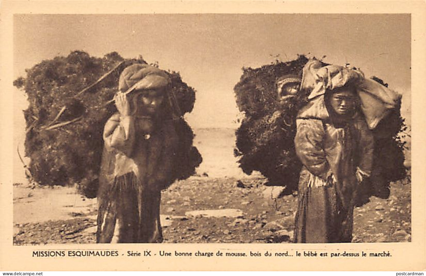Canada - Eskimo missions, Nunavut - Eskimo women carrying moss, the fuel of the far north - Publ. Oblate Missionaries of