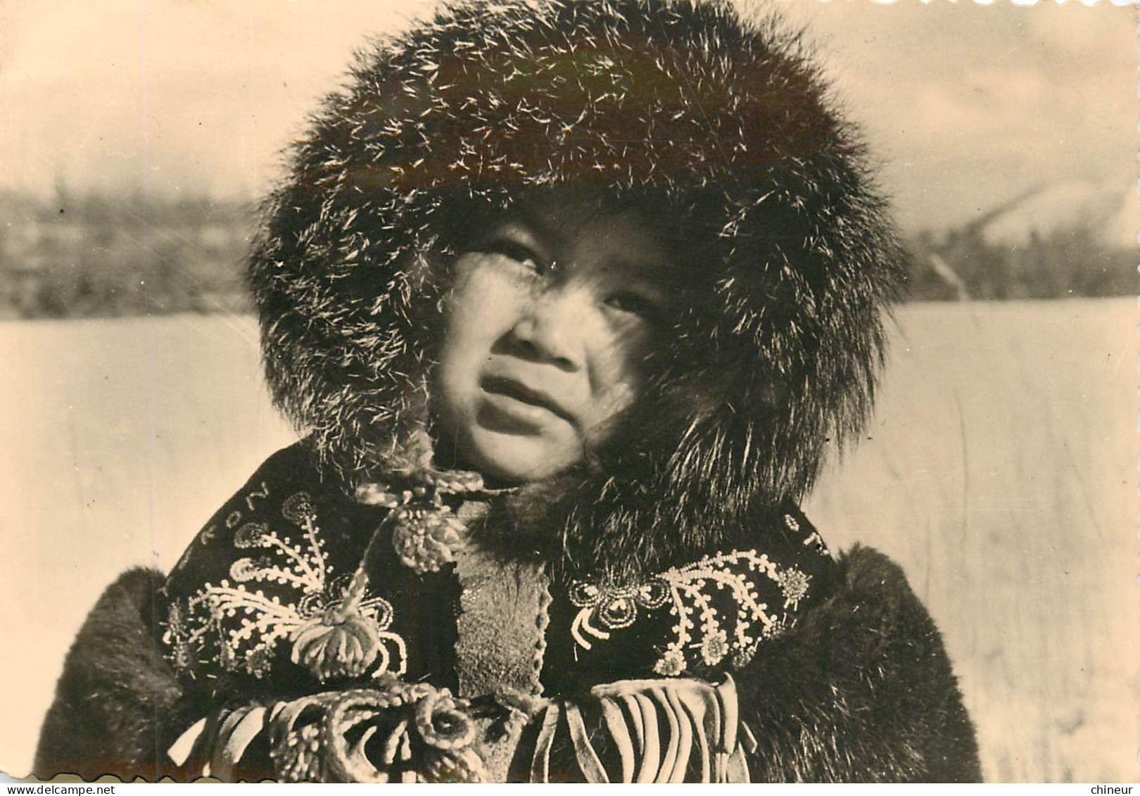 CANADA PETIT INDIEN KLINKET DANS LES MONTAGNES