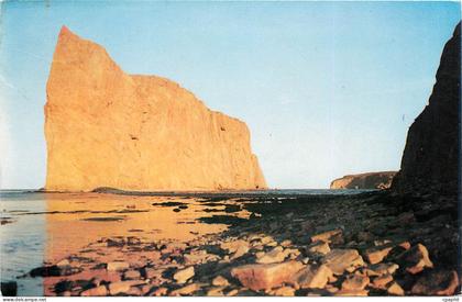 CPM Percé  Que  Canada.Le soleil couchant transforme le fameux Rocher en un énorme bijou aux couleur