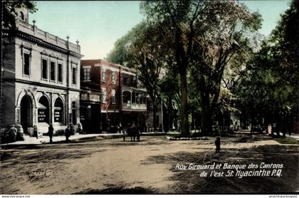 CPA St. Hyacinthe Québec, Rue Girouard et Banque des Cantons