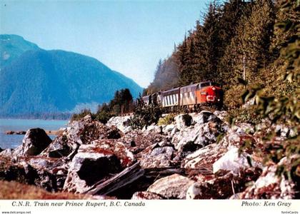 Prince Rupert CNR-Eisenbahn Bahn Zug Kueste Berge Felsen Meer Skeena-River Wald