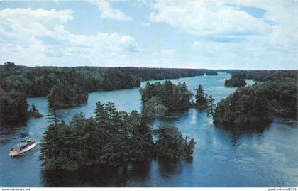 BG9623  the thousand islands ontario ship bateaux  canada