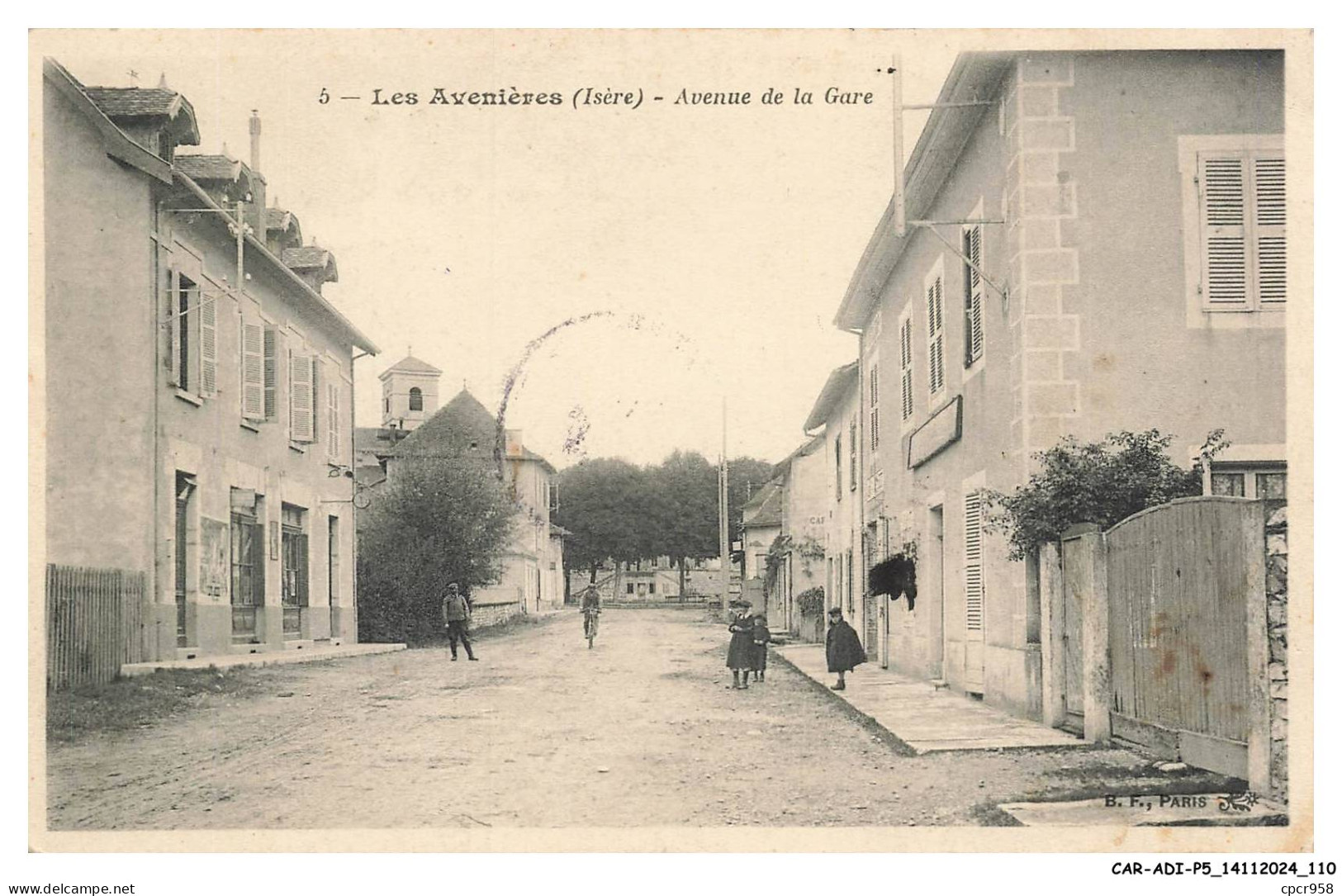 CAR-ADIP5-0320-38 - LES AVENIERES - avenue de la gare