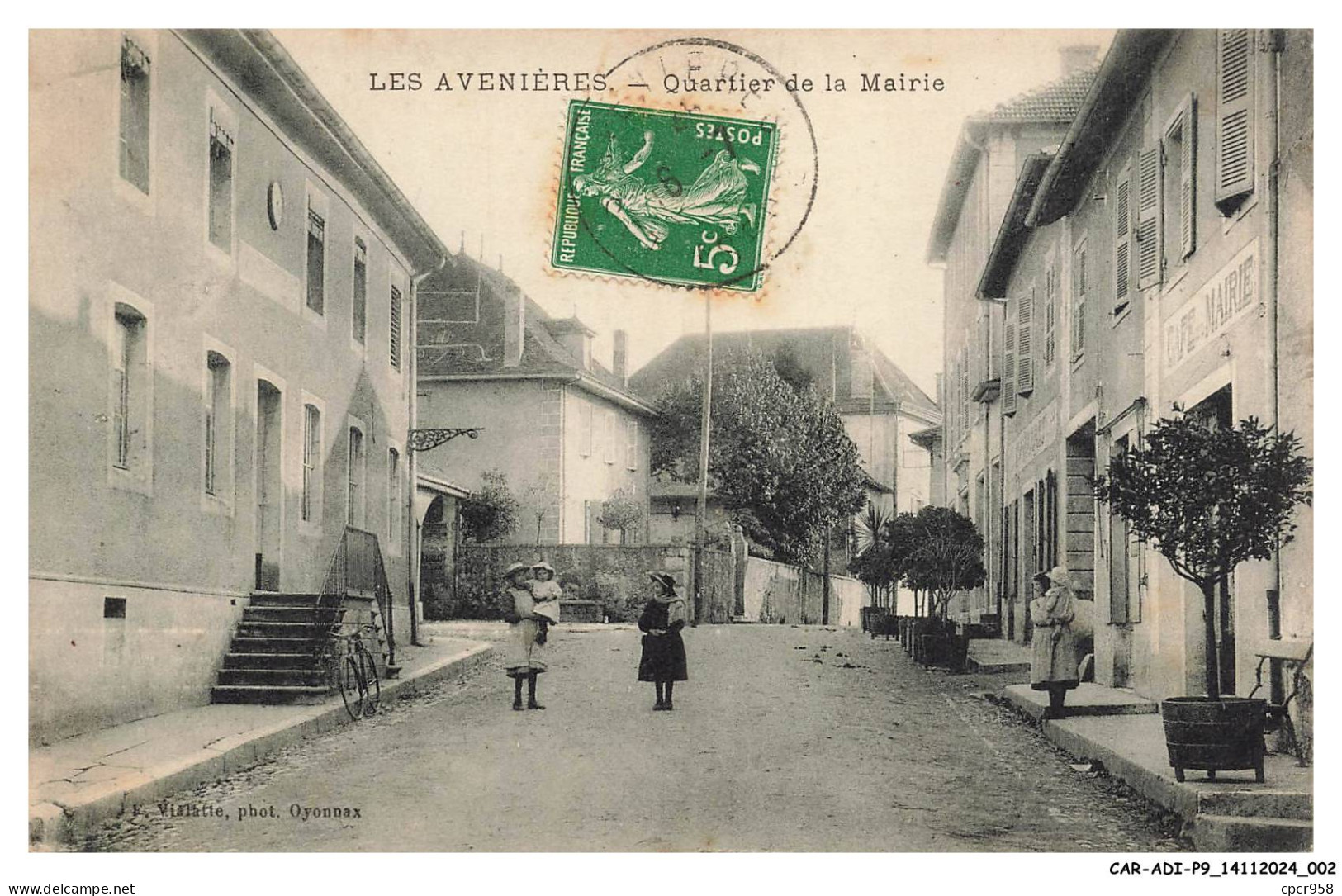 CAR-ADIP9-0556-38 - LES AVENIERES - quartier de la mairie