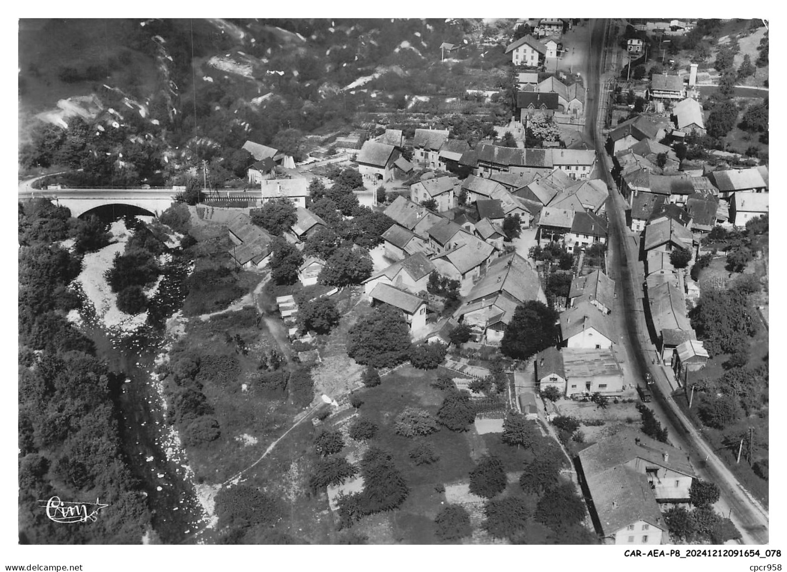 CAR-AEAP8-0538-74 - BONNE-SUR-MENOGE - Vue aérienne - Basse-bonne - Pont sur la menoge