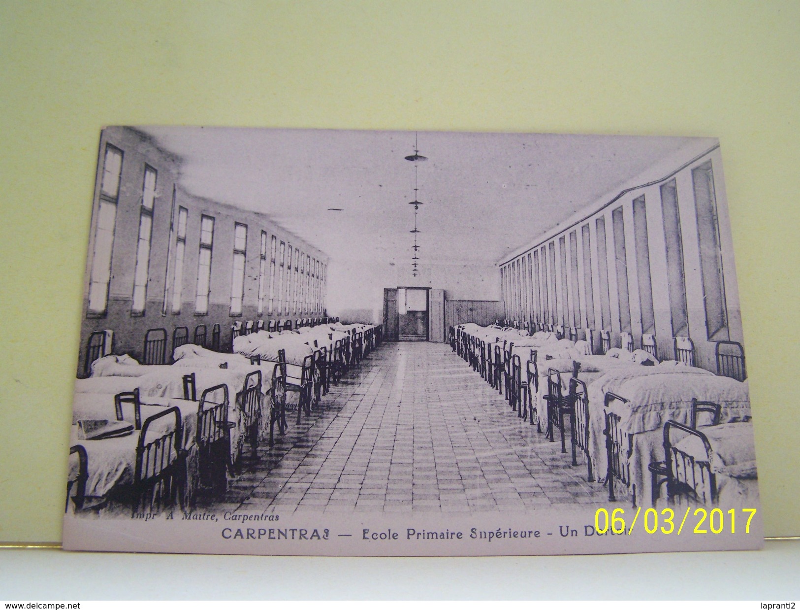 CARPENTRAS (VAUCLUSE) ECOLE PRIMAIRE SUPERIEURE. UN DORTOIR.