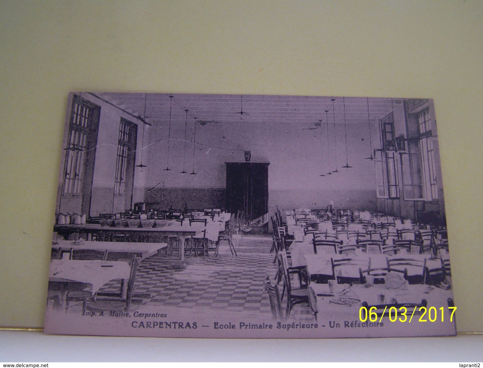 CARPENTRAS (VAUCLUSE) ECOLE PRIMAIRE SUPERIEURE. UN REFECTOIRE.