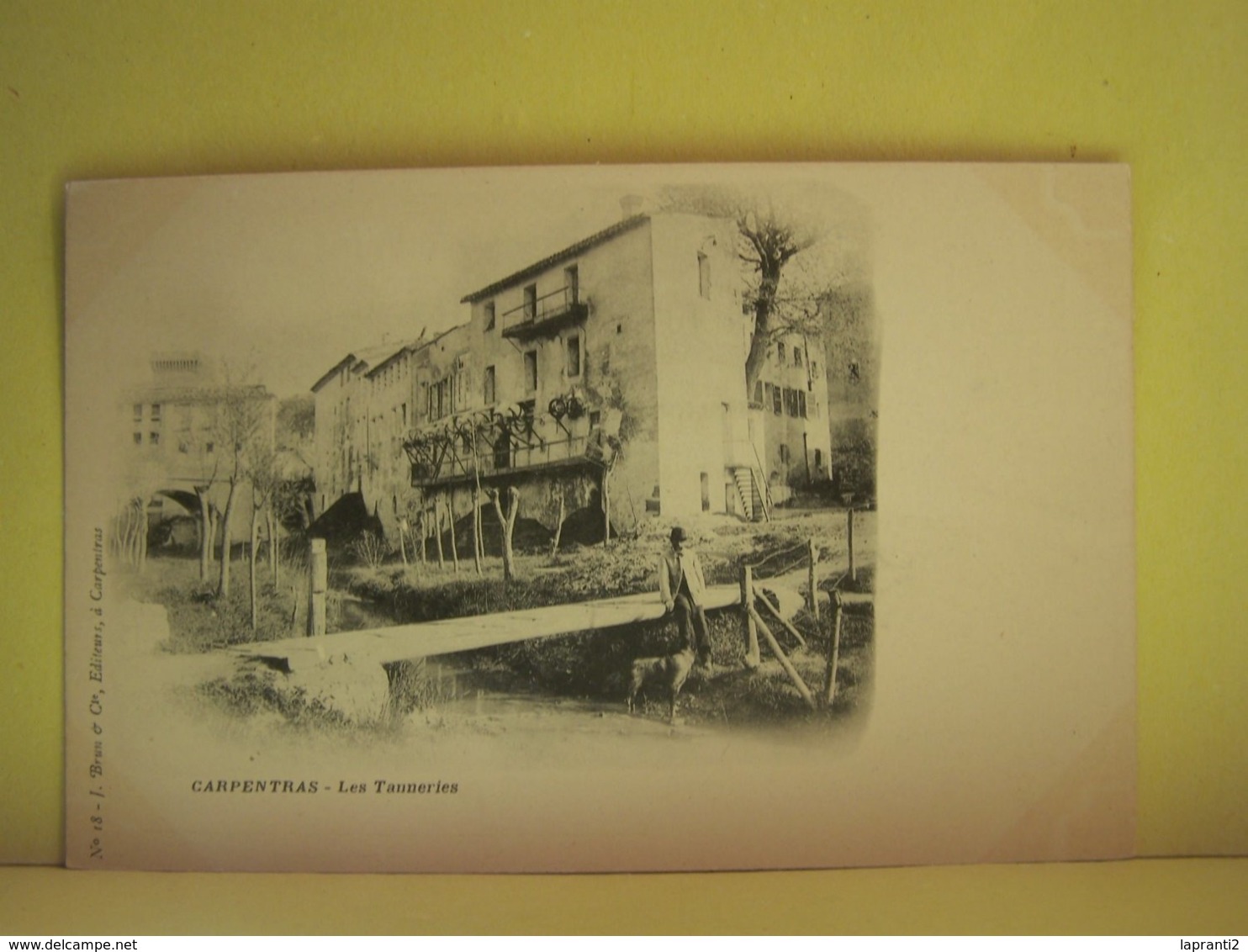 CARPENTRAS (VAUCLUSE) LES METIERS. LES USINES. LES TANNERIES.