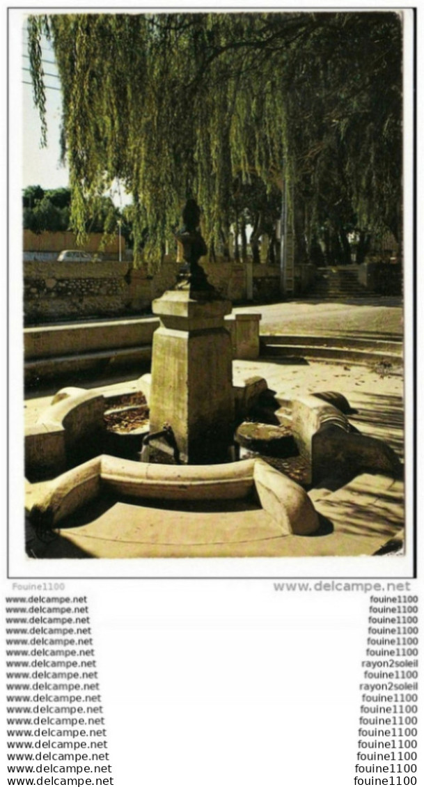 carte ( format 15 x 10,5 cm )  millas   fontaine ( recto verso )