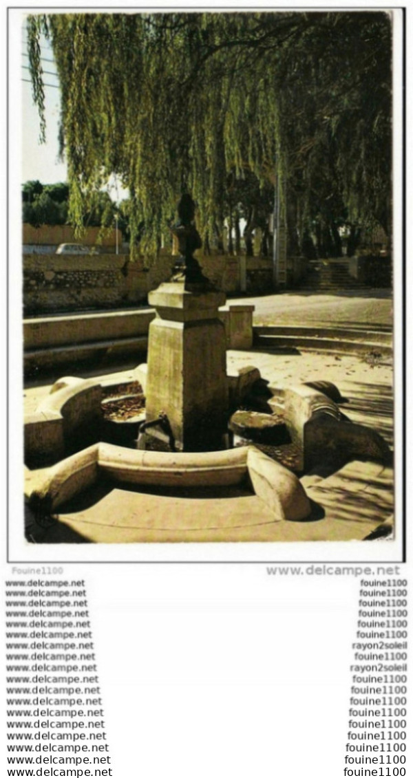 carte ( format 15 x 10,5 cm )  millas   fontaine ( recto verso )