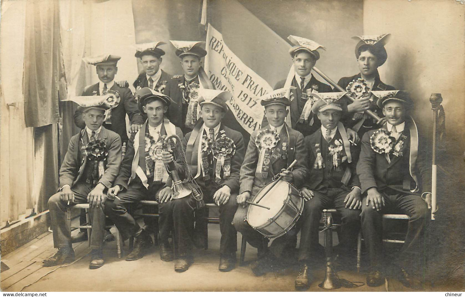 CARTE PHOTO LE PERRAY EN YVELINES LES CONSCRITS 1917