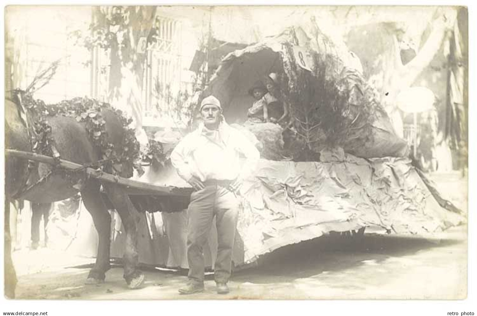 Carte-Photo Robion - Corso, charrette attelée ( rendez-vous de bergère et bucheron )