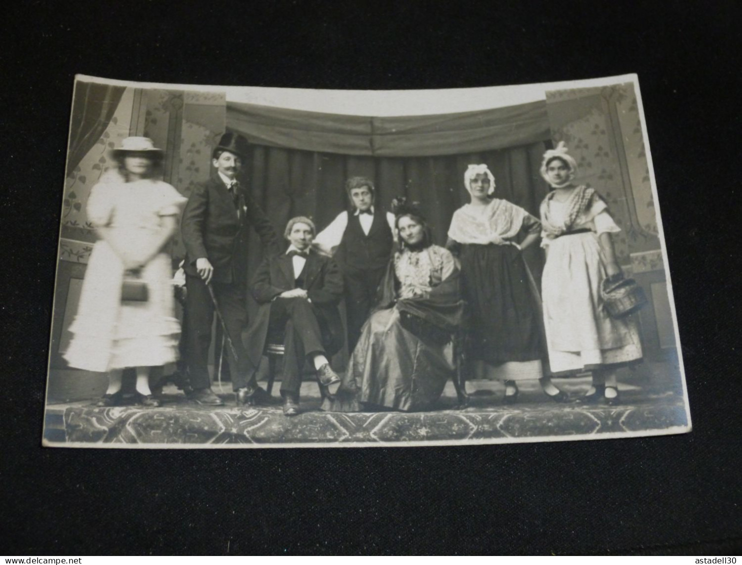 Carte photo théatre a MALAUCENE ? voir NOMS au dos  ...................... 31226