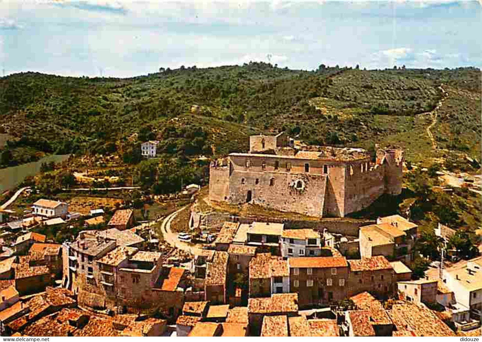 Carte Postale - 04 - Gréoux les Bains - Le Château des Templiers - Vue aérienne - Flamme Postale de Gréoux les Bains - C