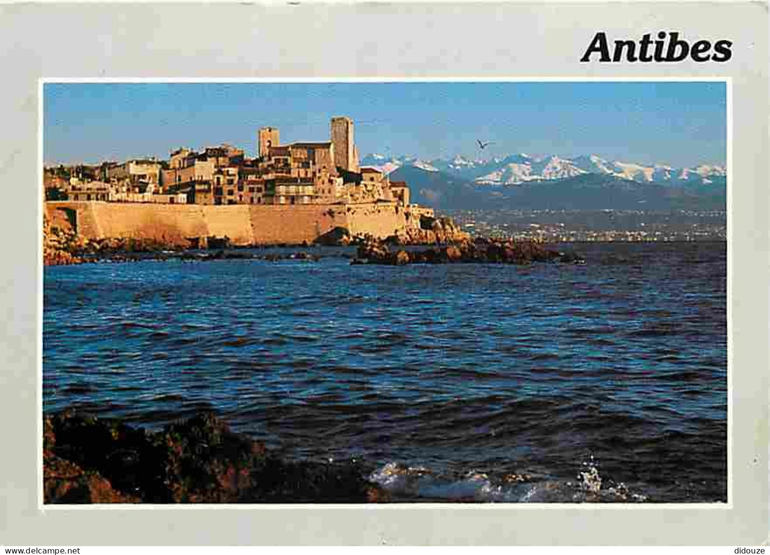 Carte Postale - 06 - Antibes - Les Remparts - Et la vieille Ville - CPM - Voir Scans Recto-Verso - Poscard - Carta Posta