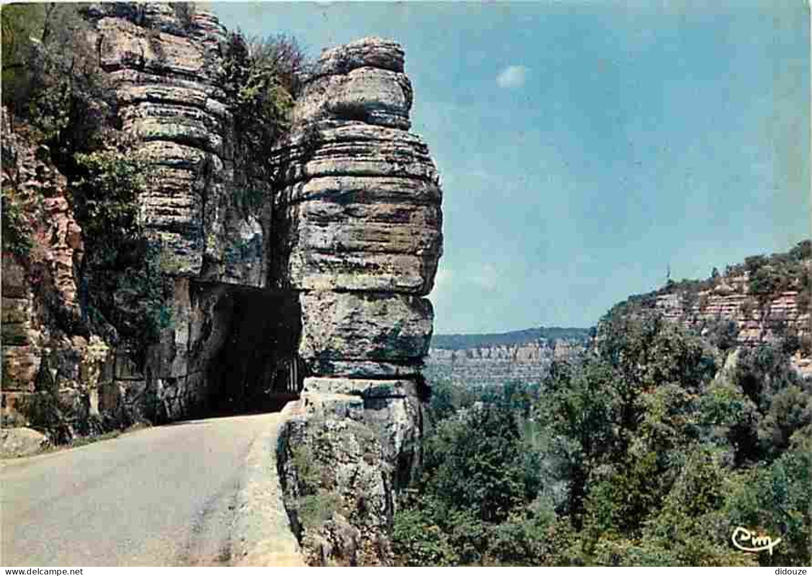 Carte Postale - 07 - Ruoms - Les Gorges de l'Ardèche - Le Défilé de Ruoms - CPM - Voir Scans Recto-Verso - Poscard - Car