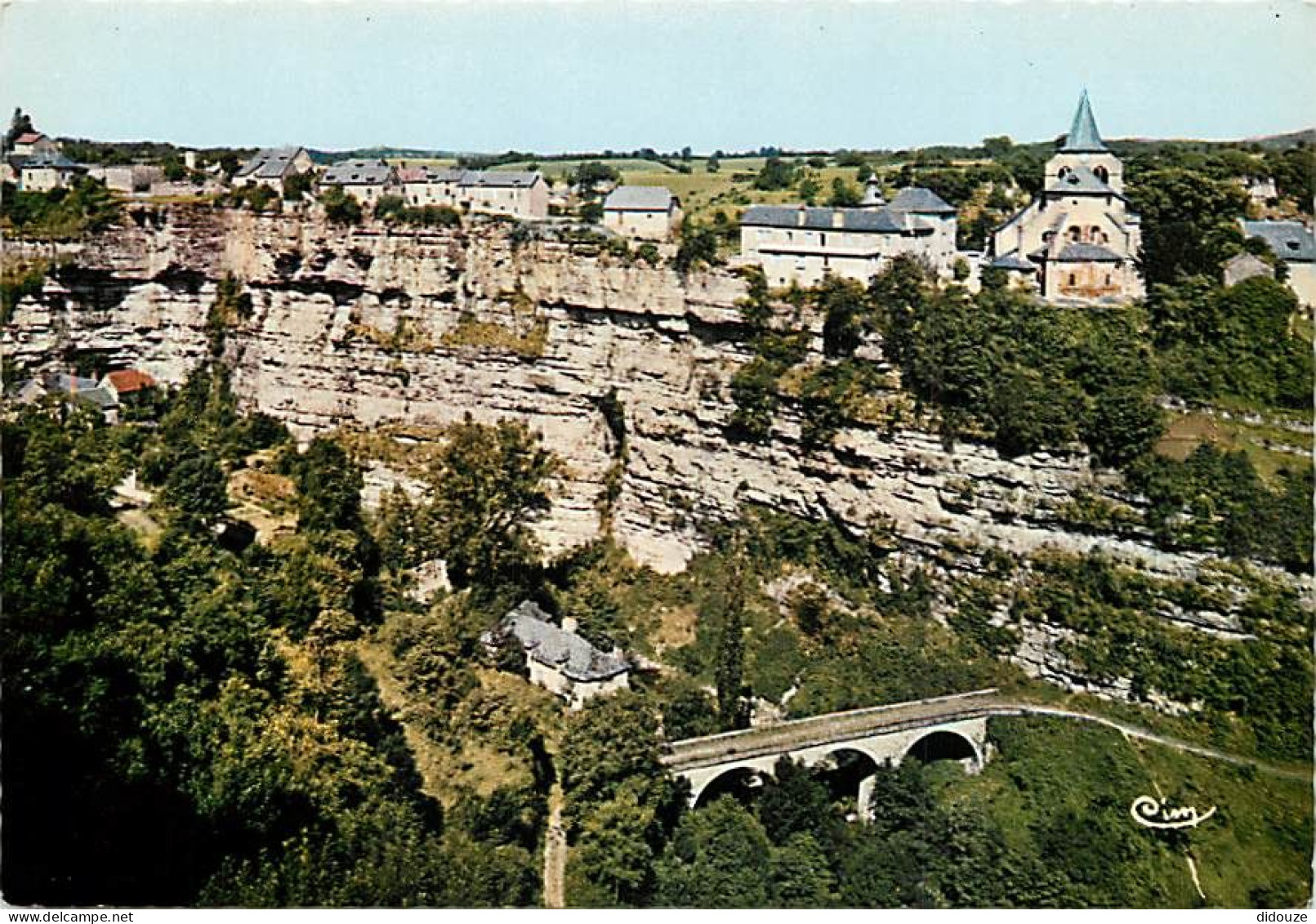 Carte Postale - 12 - Bozouls - Le Trou de Bozouls - Vue aérienne - CPM - Voir Scans Recto-Verso - Poscard - Carta Postal