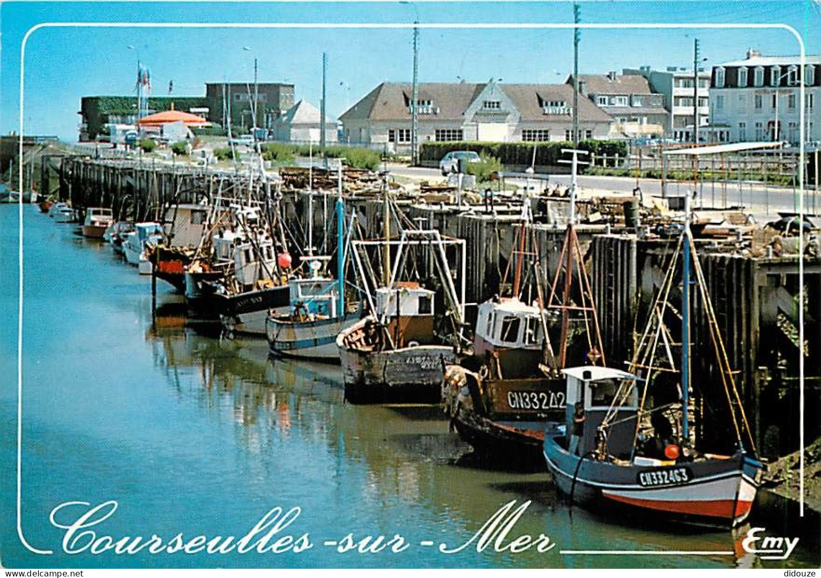 Carte Postale - 14 - Courseulles sur Mer - Le chenal à marée basse - Bateaux - Flamme Postale de Courseulles sur Mer - C